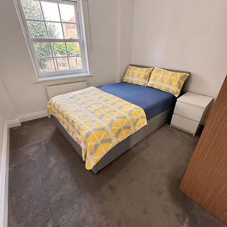 Double Bedroom In Clapham London Exteriör bild